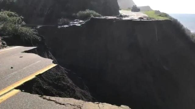 加州的太平洋海岸高速公路坠入大海 