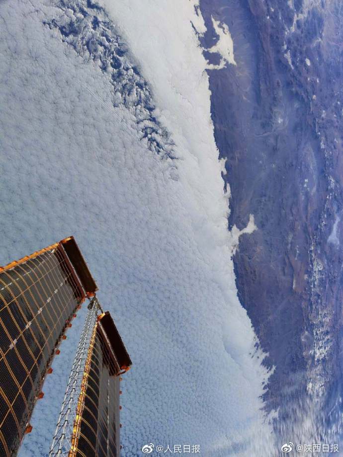神十二太空摄影师作品：神舟十二号珍藏版地球写真集太美了！