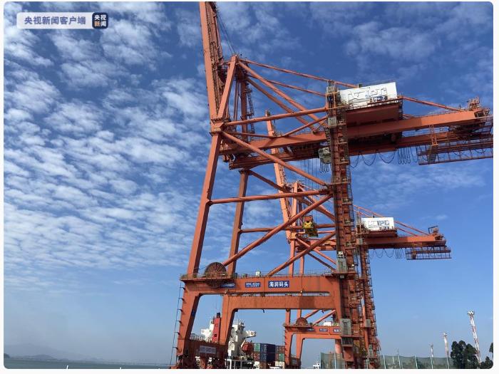 厦门港传统集装箱码头完成全智能化改造