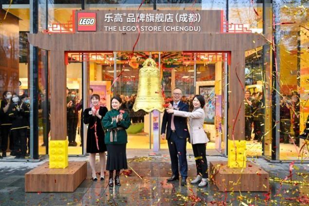 中国西部首家乐高品牌旗舰店于成都开业