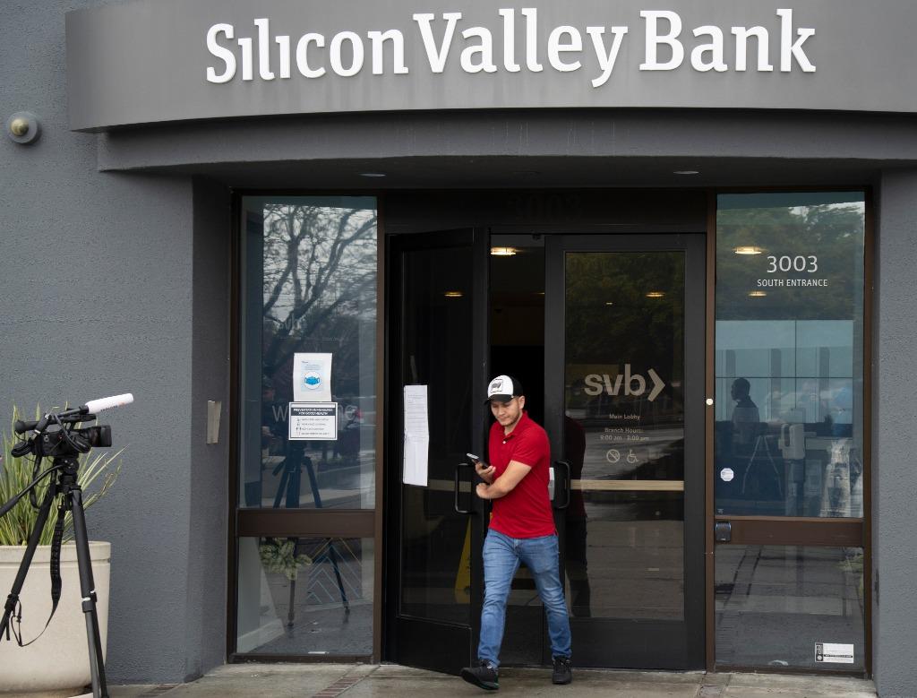 美国财长:硅谷银行破产主因在于美联储加息