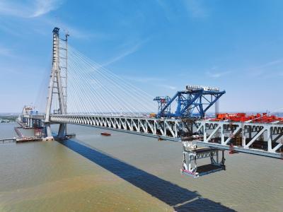 常泰长江大桥进入合龙阶段