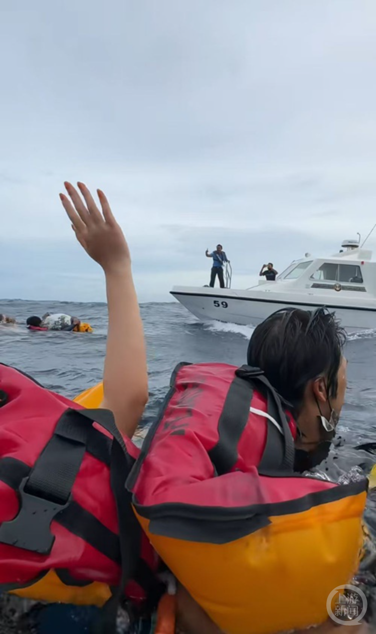 马尔代夫摆渡快艇海中沉没48人获救，中国女潜水教练讲述惊险一幕